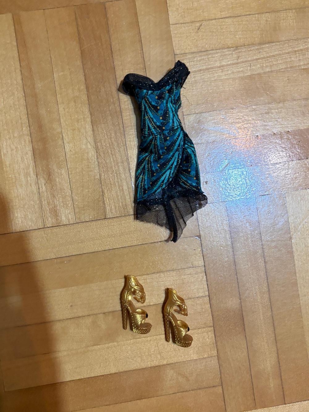 cleo frights camera action shoes and doll dress